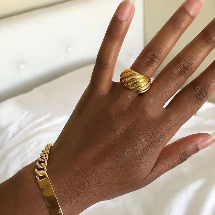 The Valentina Bold Ring